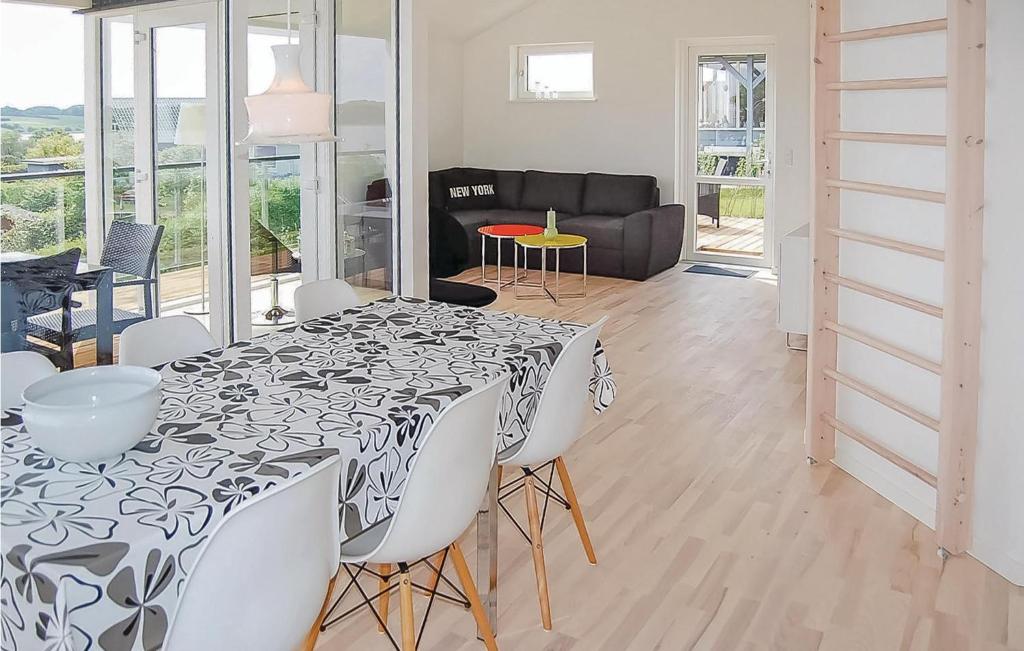 Stunning Home In Hejls With 1 Bedrooms And Wifi photo 4