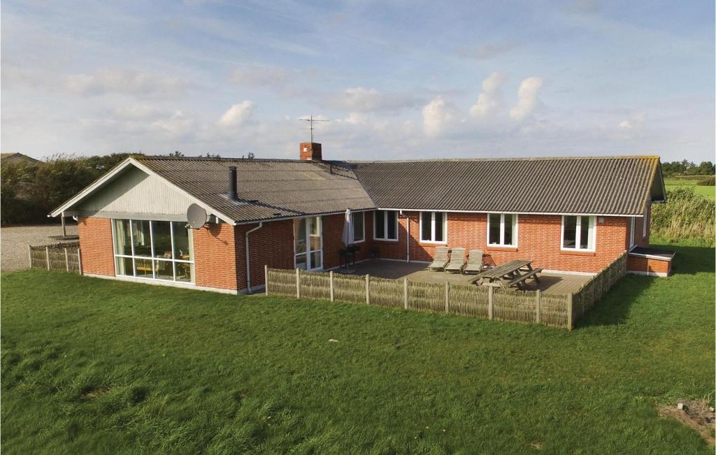 Stunning Home In Ringkbing With 5 Bedrooms, Sauna And Wifi photo 2