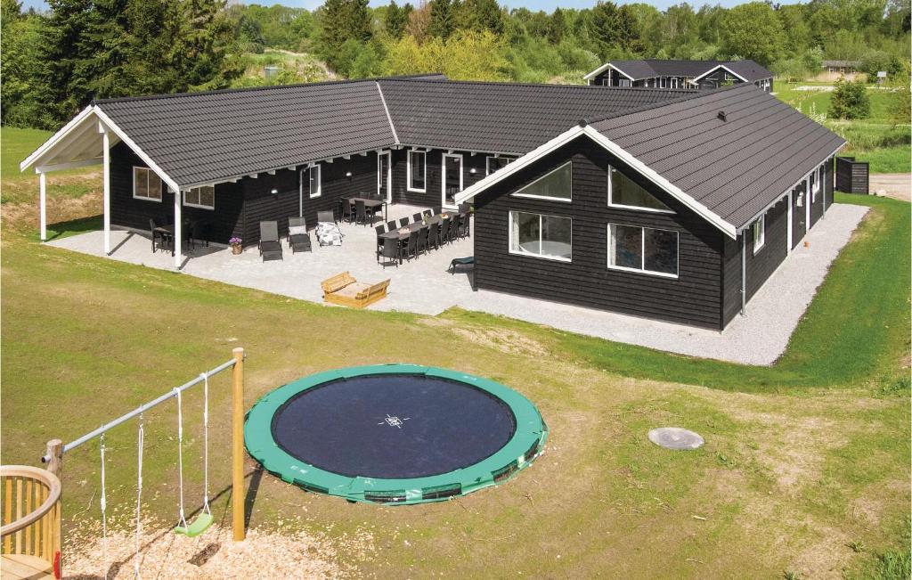Stunning Home In Glesborg With 8 Bedrooms, Sauna And Wifi
