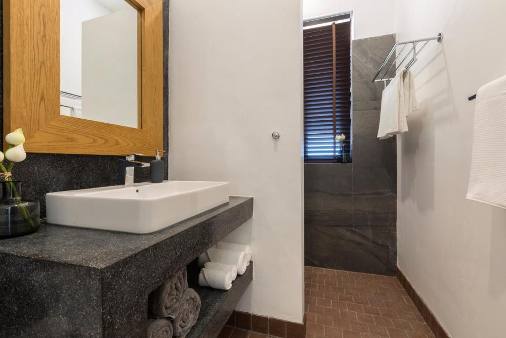 LEMONGRASS POOL VILLA photo 4