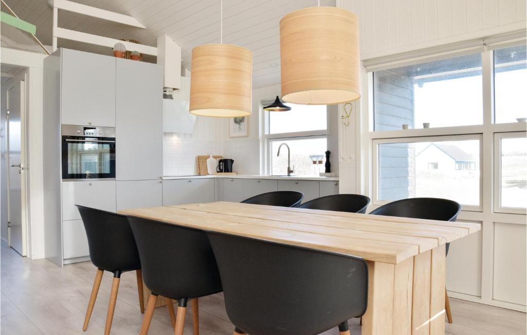 Amazing Home In Ulfborg With 2 Bedrooms photo 3