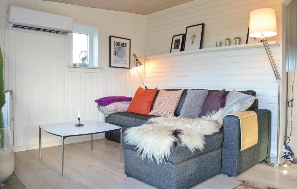 Awesome Home In Ulfborg With 2 Bedrooms And Wifi photo 3