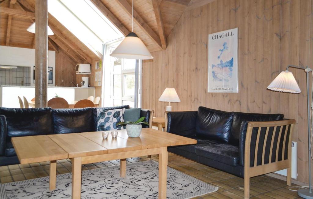 Beautiful Home In Hvide Sande With 4 Bedrooms, Private Swimming Pool And Indoor Swimming Pool photo 1