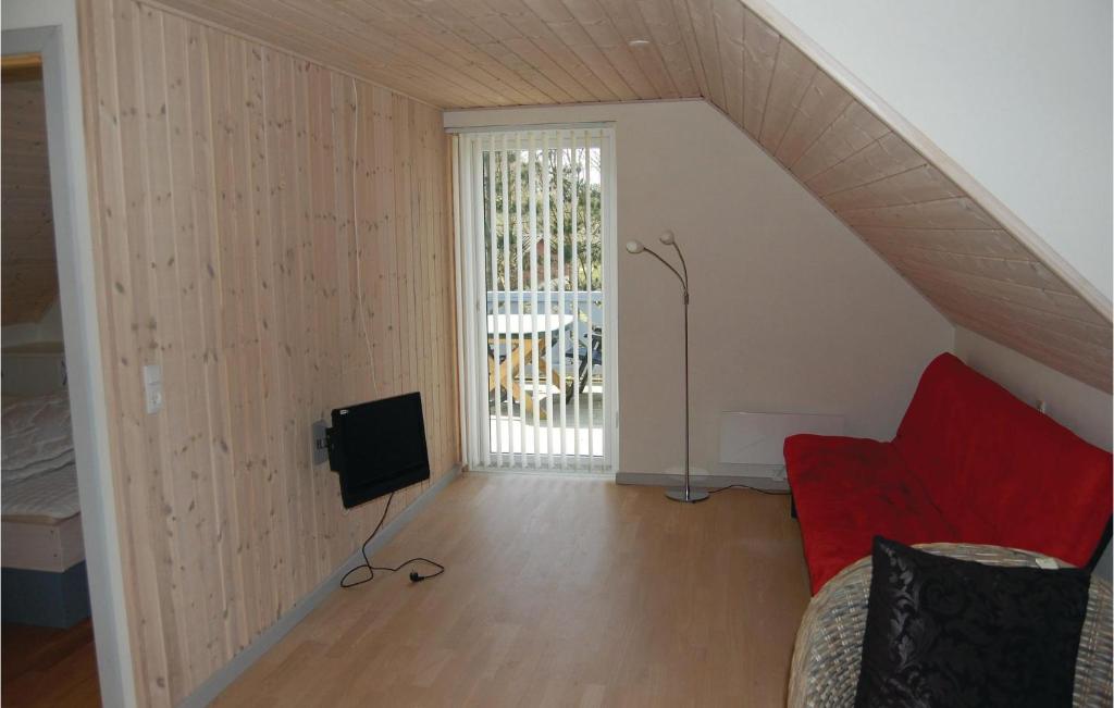 Awesome Home In Glesborg With 4 Bedrooms, Sauna And Wifi photo 3