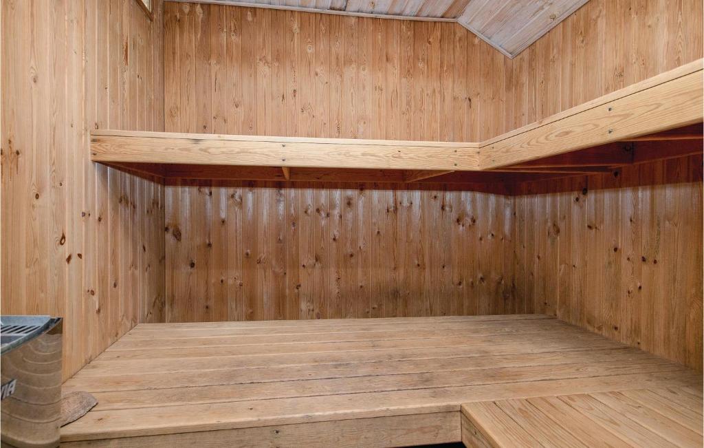 Amazing Home In Hadsund With 3 Bedrooms, Sauna And Wifi photo 1