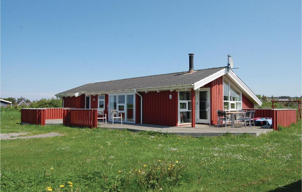 Amazing Home In Hjrring With 3 Bedrooms, Sauna And Private Swimming Pool