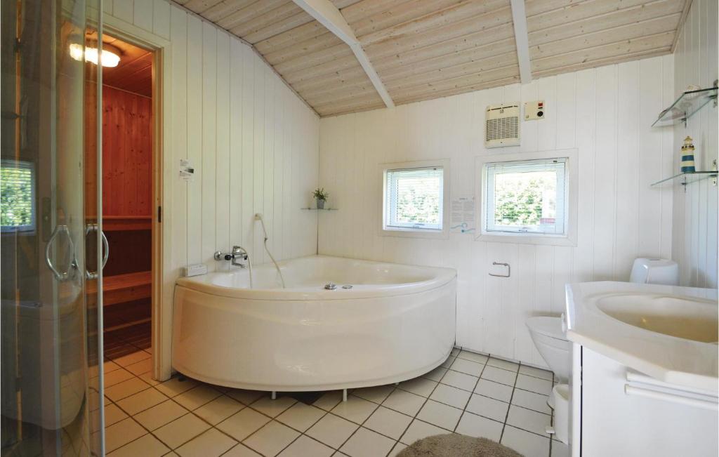 Amazing Home In Sjlund With 3 Bedrooms, Sauna And Wifi photo 1