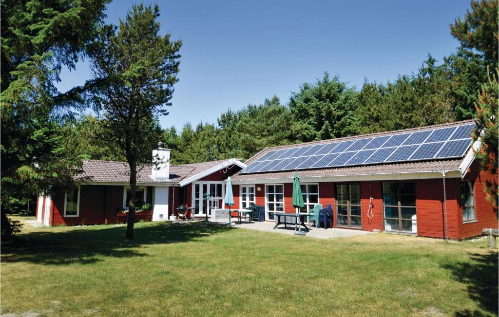 Amazing Home In Brovst With 5 Bedrooms, Sauna And Wifi