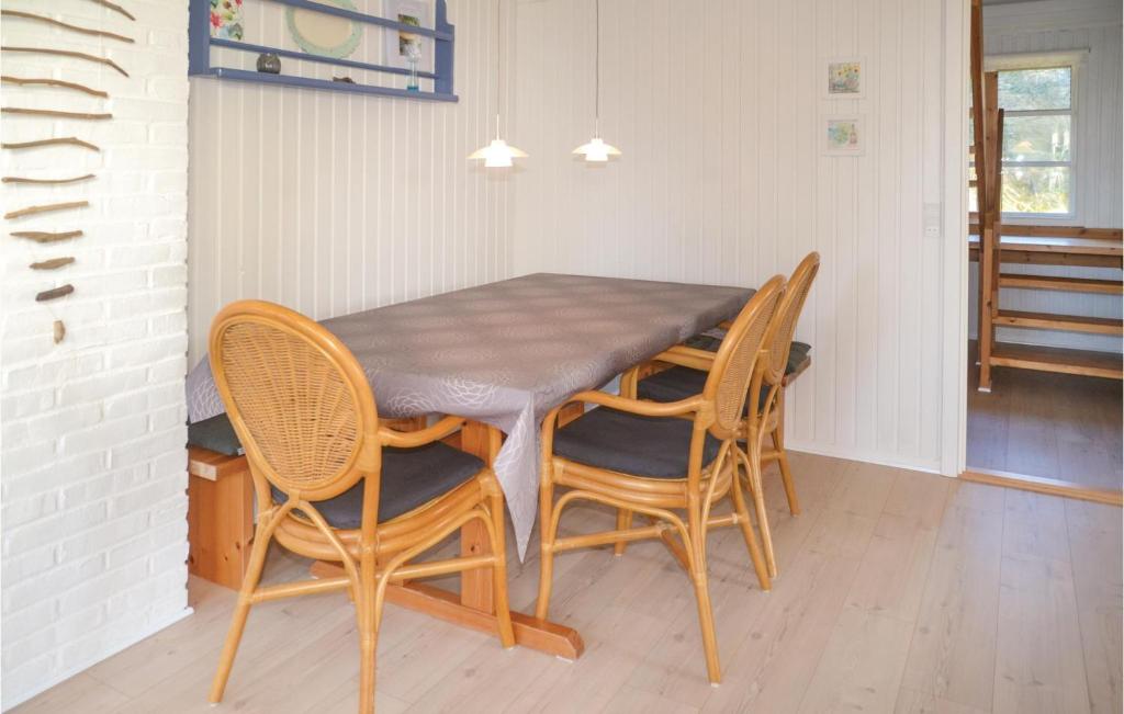 Stunning Home In Oksbl With 3 Bedrooms, Sauna And Wifi photo 4