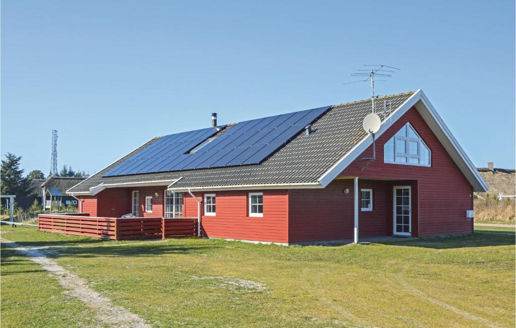 Stunning Home In Blvand With 6 Bedrooms, Sauna And Wifi