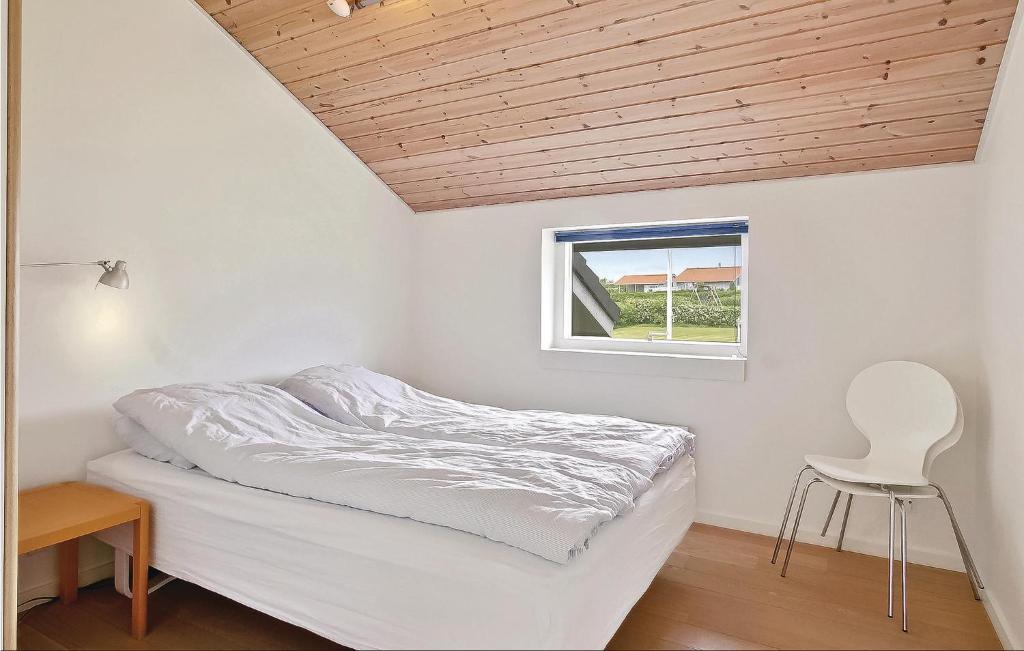 Awesome Home In Vinderup With 4 Bedrooms, Sauna And Wifi photo 1