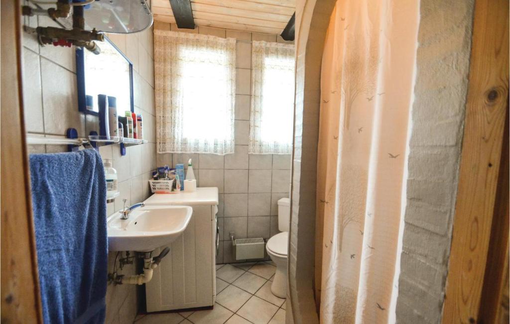 Awesome Home In Spttrup With 3 Bedrooms photo 4