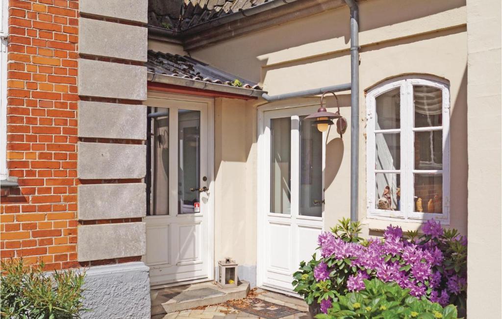 Nice Apartment In Middelfart With 1 Bedrooms And Wifi photo 4