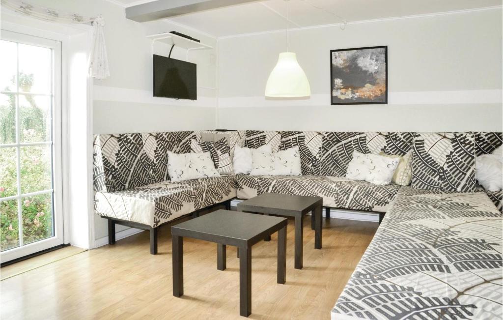 Beautiful Home In Bramming With 8 Bedrooms, Jacuzzi And Wifi photo 2