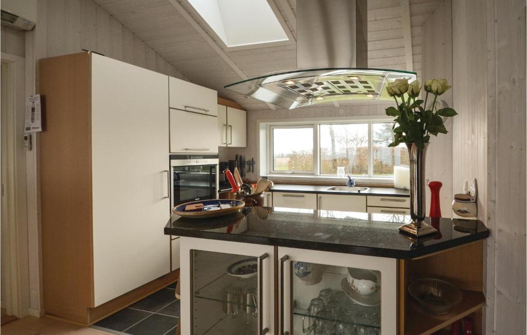 Beautiful Home In Roslev With 3 Bedrooms, Sauna And Wifi photo 2