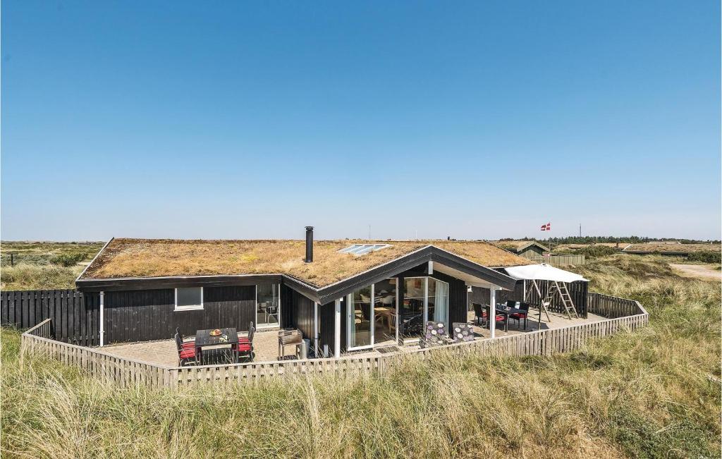 Beautiful Home In Blvand With 4 Bedrooms, Wifi And Indoor Swimming Pool