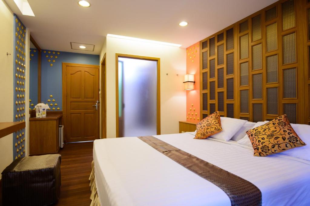 Golden House BTS Chidlom Bangkok Room Type - Deluxe King Suite