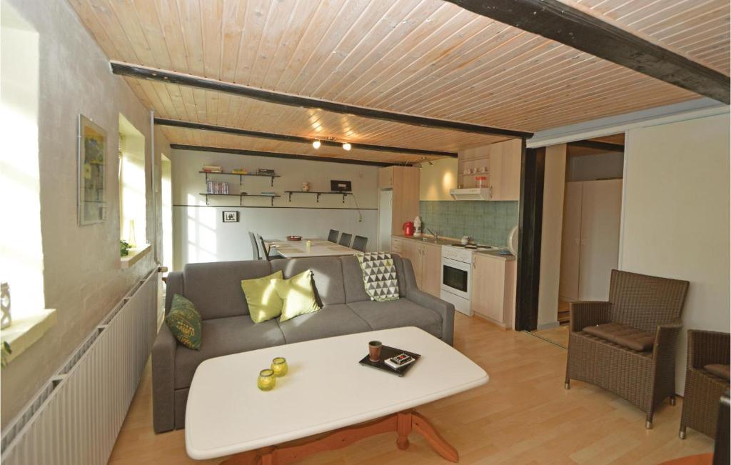 Amazing Apartment In Juelsminde With 2 Bedrooms And Wifi photo 2