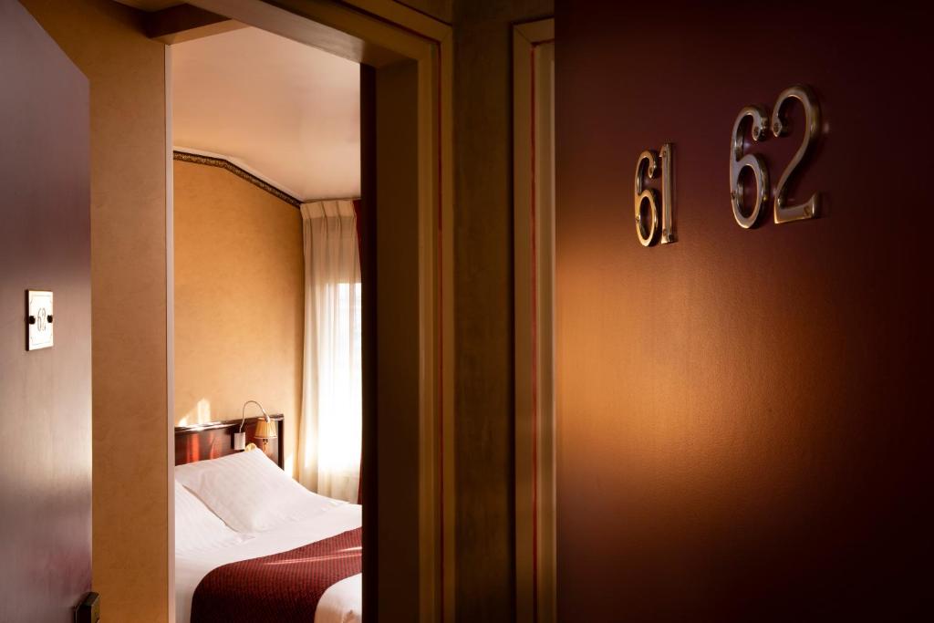 호텔 브리탄니크 (Hotel Britannique) - Thumbnail image