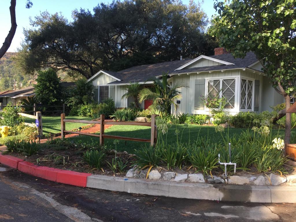 Oak Grove Ranch House photo 1