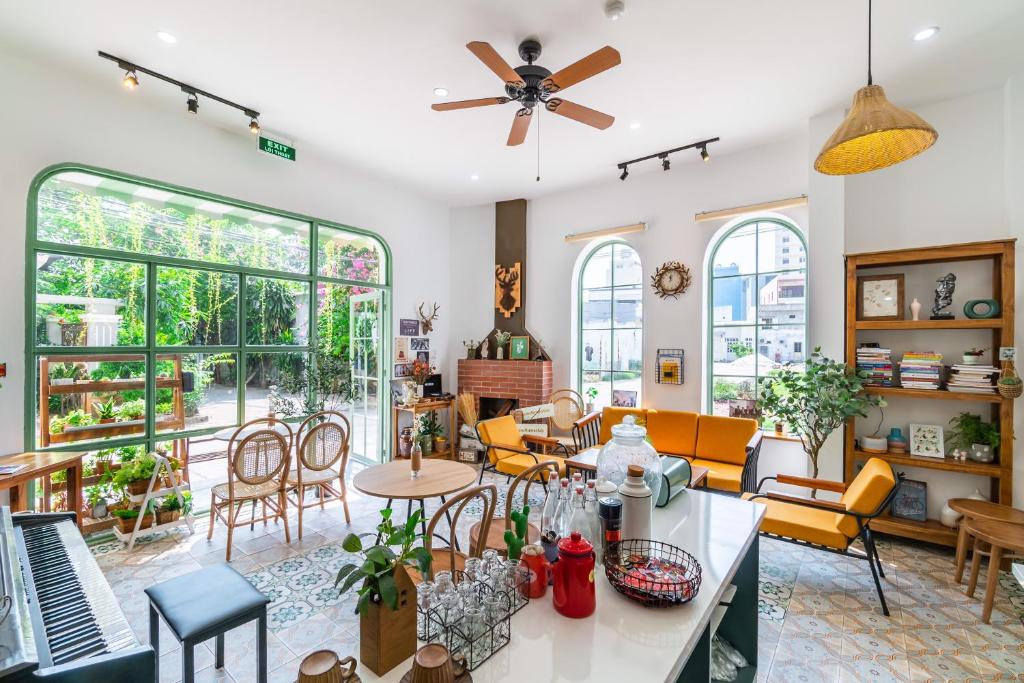 NẮNG HOUSE - The Art