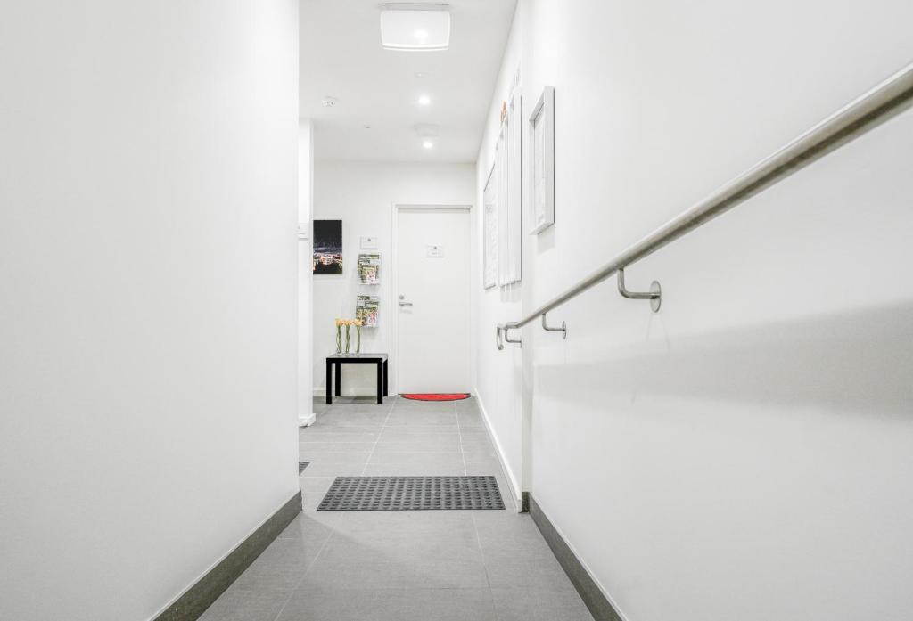 U201 Brunswick Living Top floor Balcony Close to APT and CBD Free Wifi Tram at Doorstep photo 4