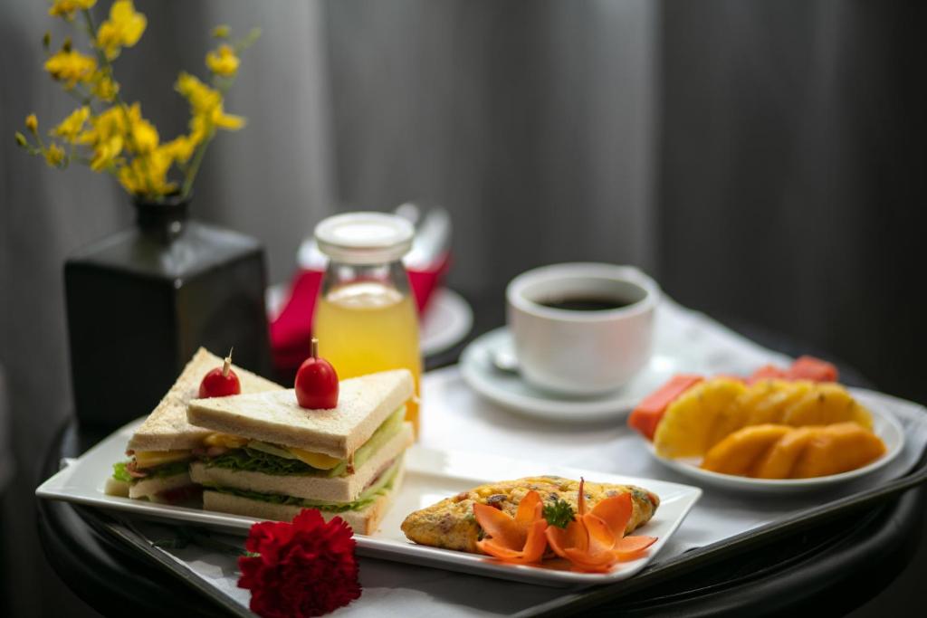 Сьюит (Полулюкс с видом на город), Hanoi Imperial Hotel