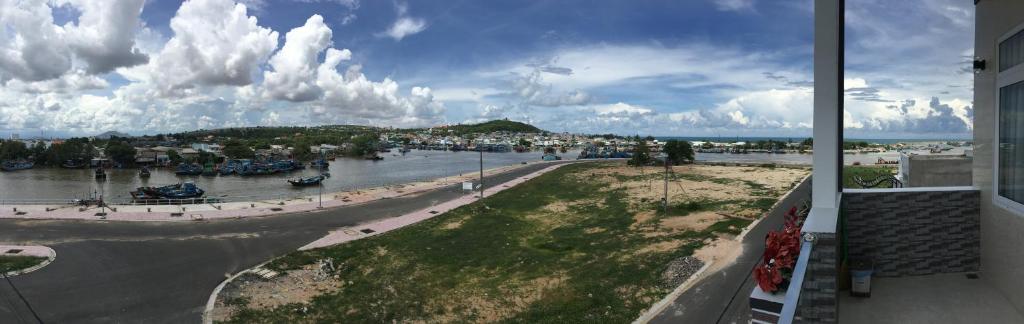 Nhà nghỉ Hùng Hoa