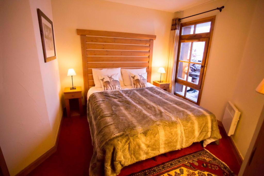 Huge Superior 4 Bedroom Apartment, Arc 1950, Les Arc, Spaciously Sleeps 8 to 10 over two floors, Ski In Ski Out photo 4