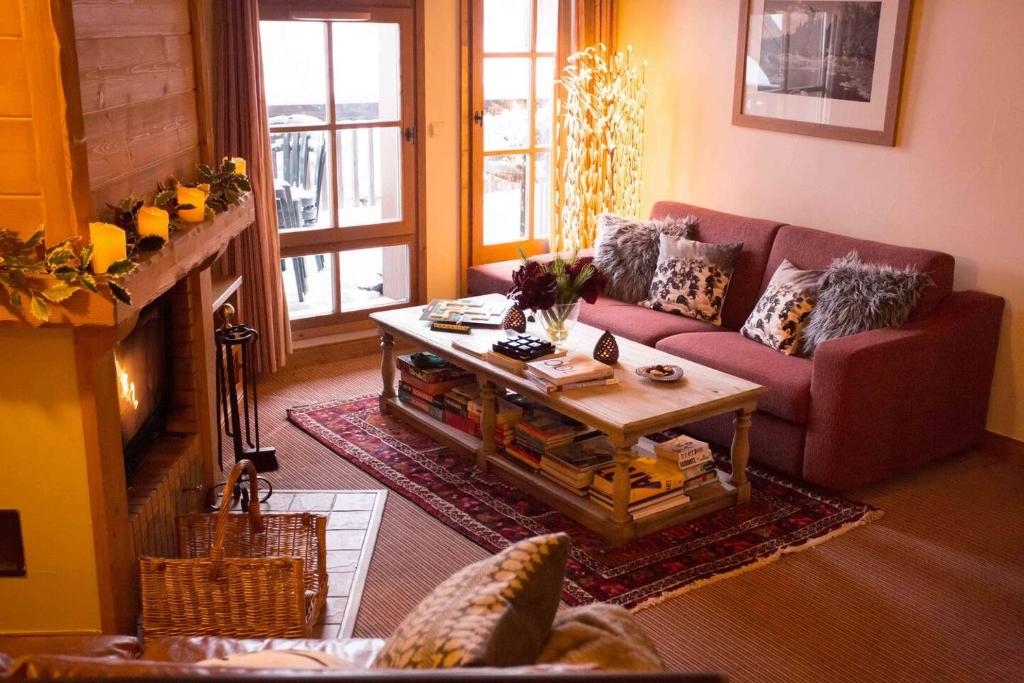 Huge Superior 4 Bedroom Apartment, Arc 1950, Les Arc, Spaciously Sleeps 8 to 10 over two floors, Ski In Ski Out photo 2
