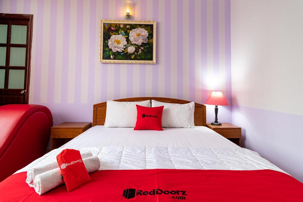 Двухместный (Двухместный номер Делюкс с 1 кроватью), RedDoorz @ Phan Dang Luu Street