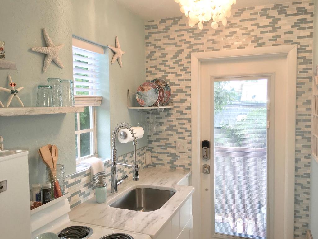 Coastal Studio Escape! photo 3