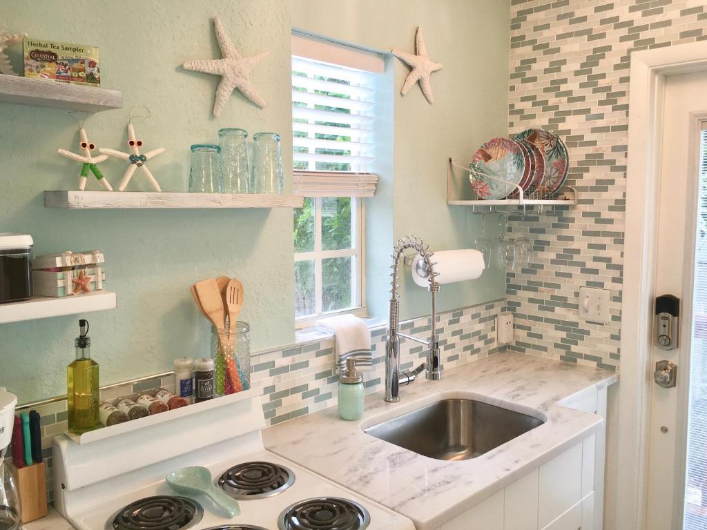 Coastal Studio Escape! photo 4