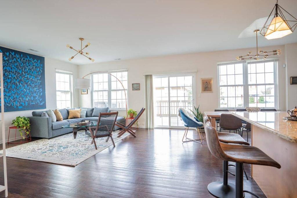 NEW Luxury Quiet Island Atlantic City Getaway image