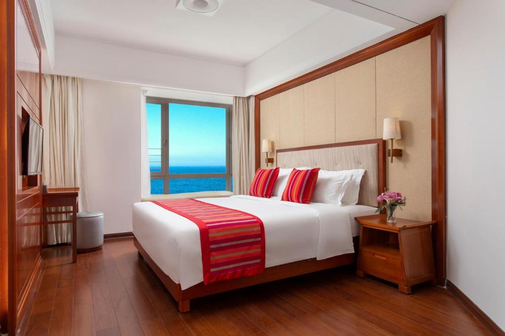 Сьюит (Семейный суперлюкс с 2 спальнями и видом на море), Sanya Seacube Holiday Hotel