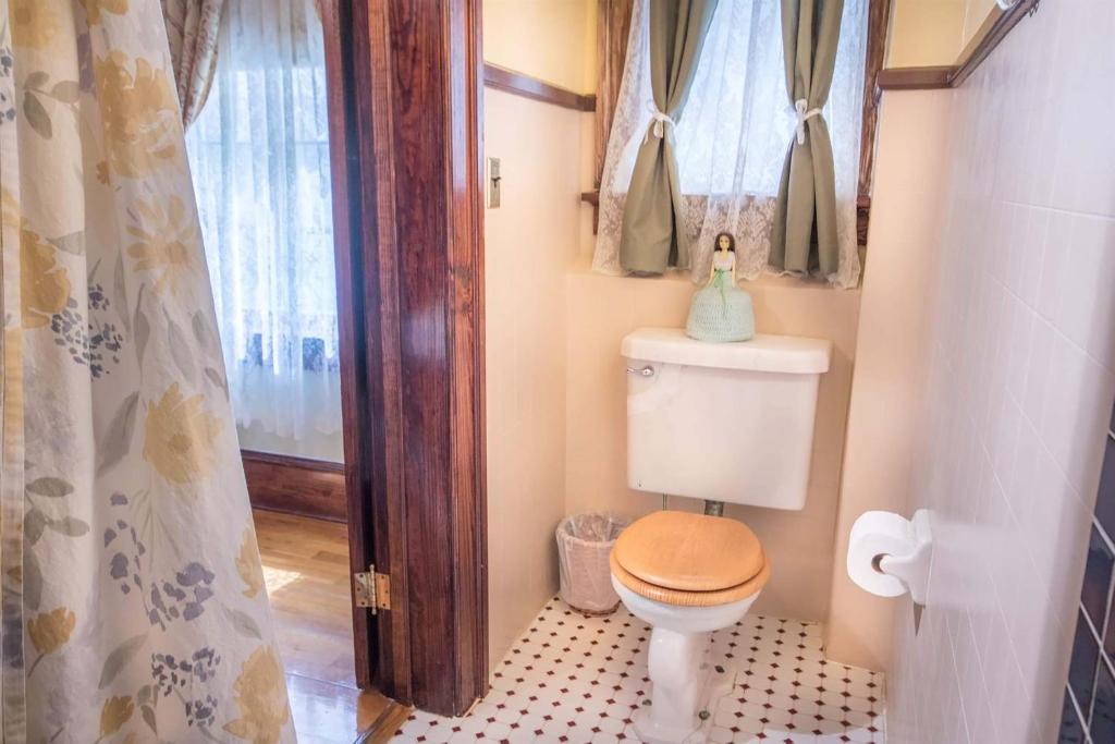 Двухместный (Стандартный номер с 1 двуспальной кроватью), The Edgewater Hotel