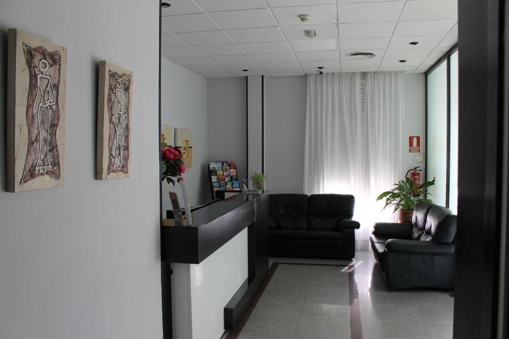 Hotel Barajas Plaza photo 2