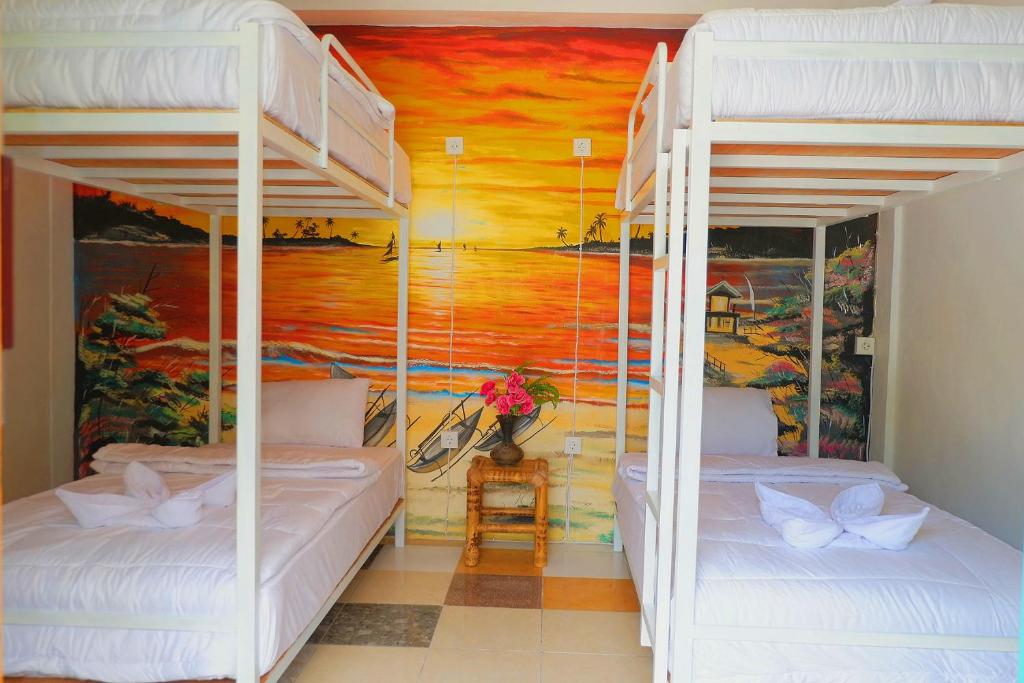 Номер (Кровать в общем номере с 4 кроватями), Tropical Garden Inn