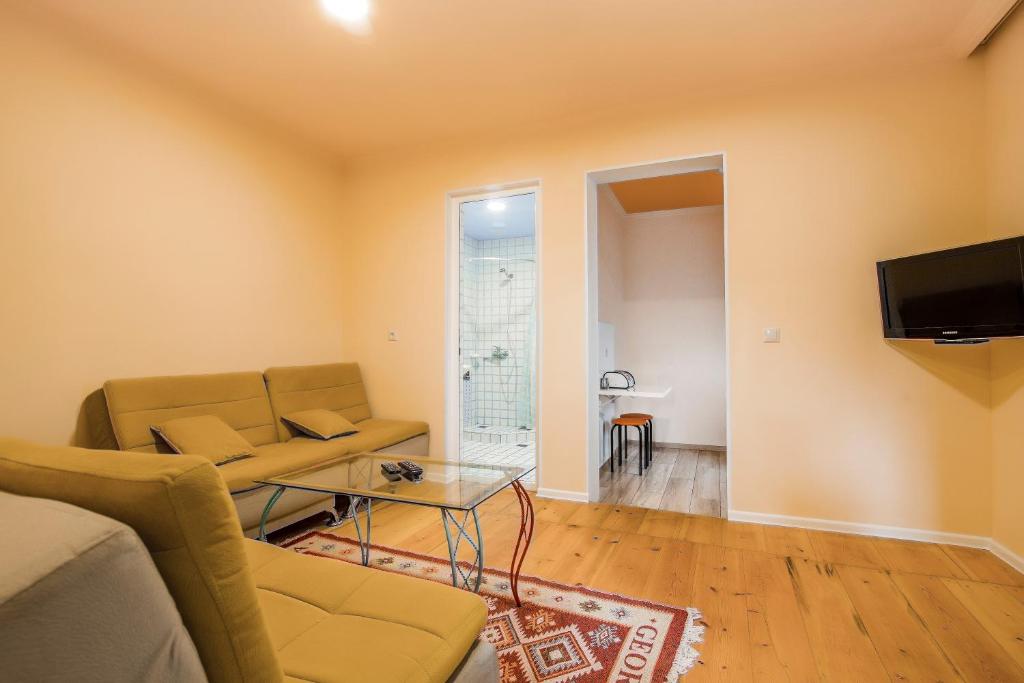 Guest House Bolnisi - Colorful Apartment photo 4