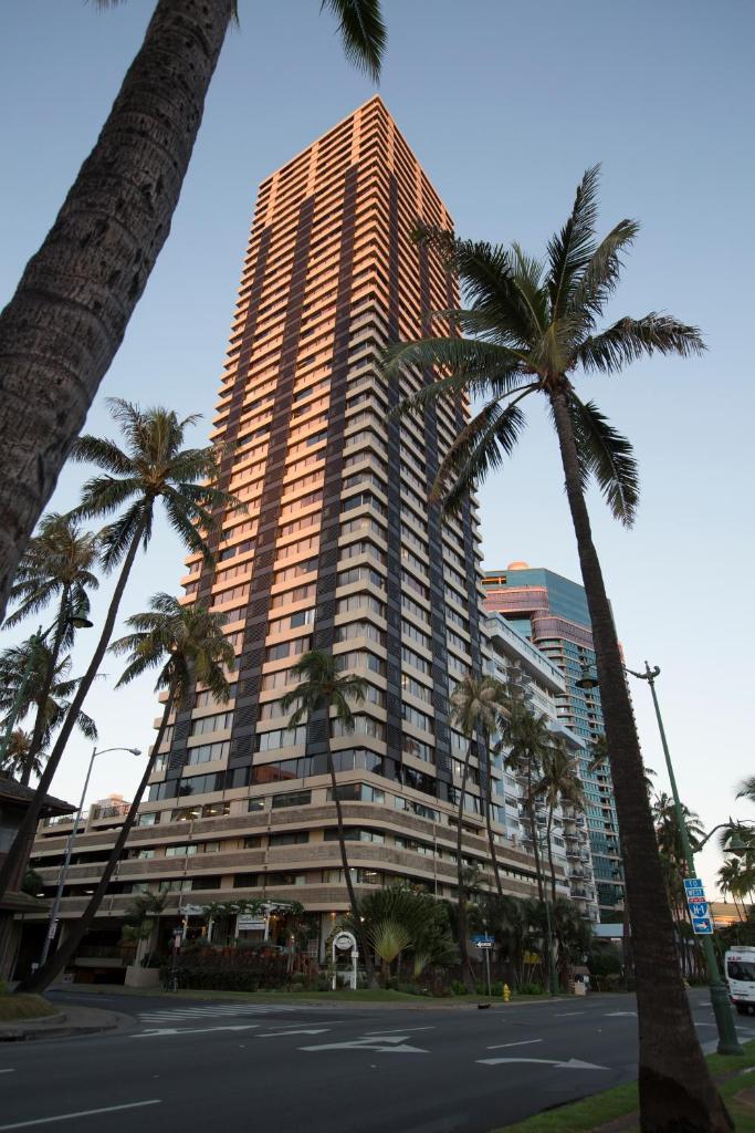Waikiki Monarch Hotel image