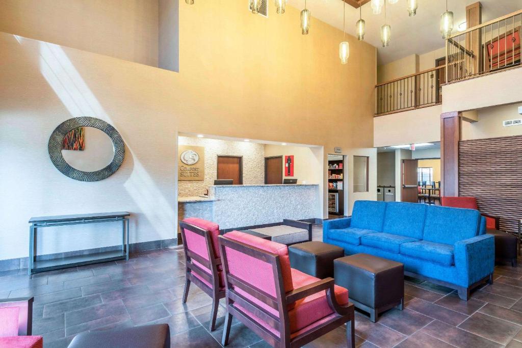 Comfort Suites Yakima photo 3