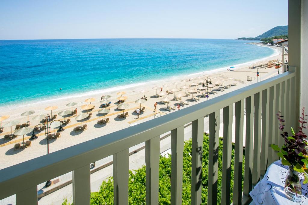Kenta Beach Hotel - Tap to explore photos