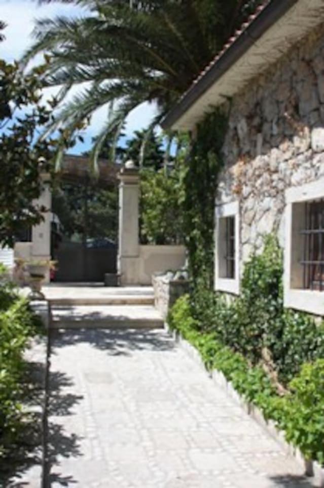 STONE HOUSE reTREAT photo 3