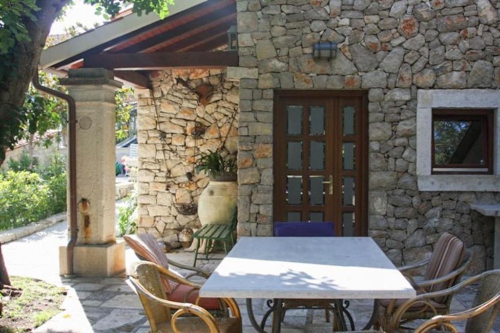 STONE HOUSE reTREAT photo 4