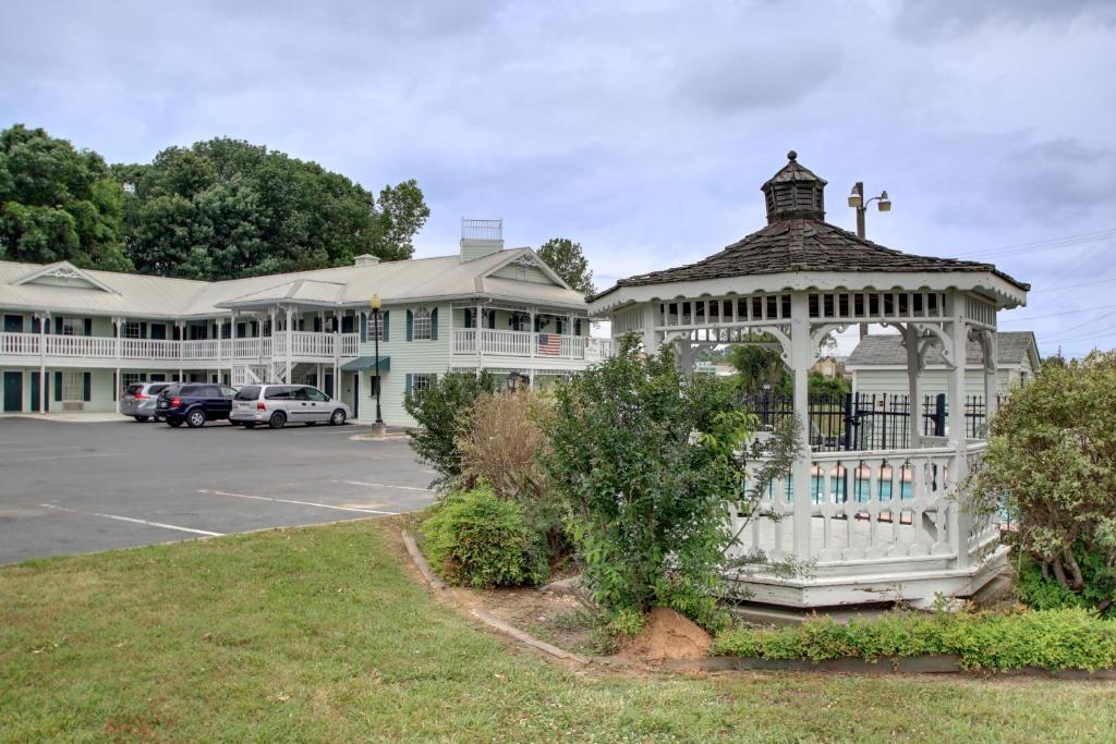 Key West Inn - Lafayette image