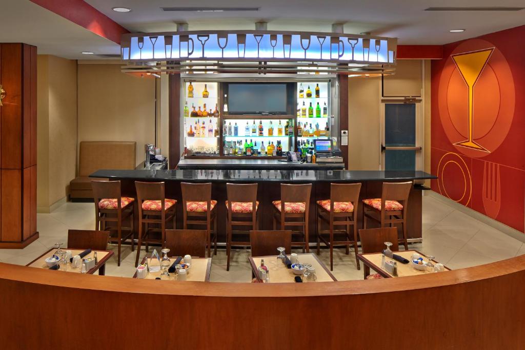 Holiday Inn Jacksonville E 295 Baymeadows, an IHG Hotel photo 2