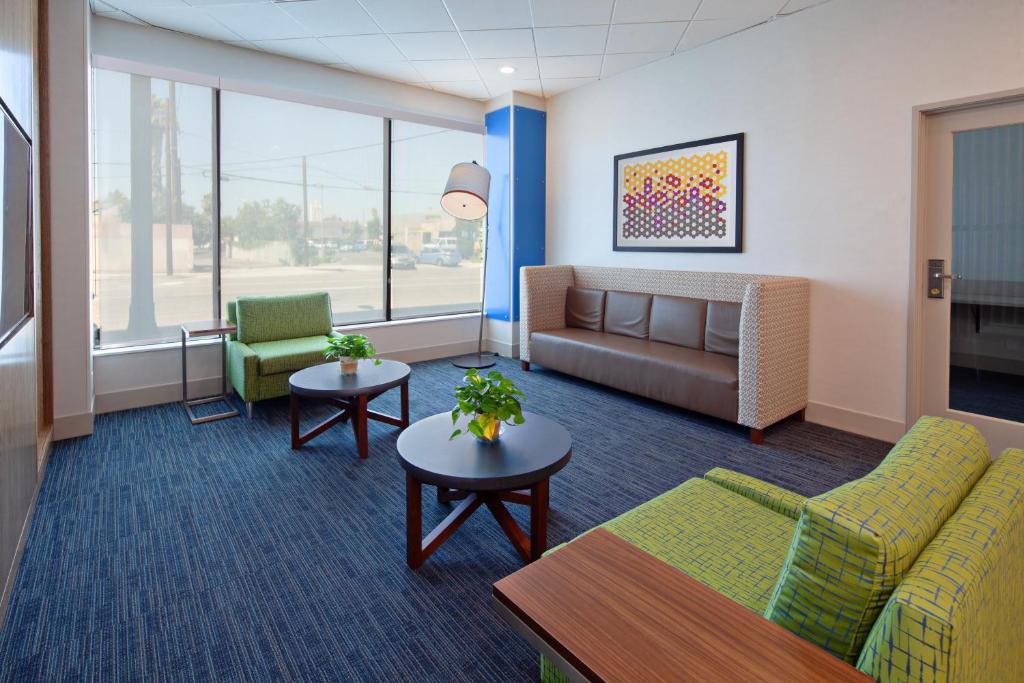 Holiday Inn Express Los Angeles LAX Airport, an IHG Hotel photo 4