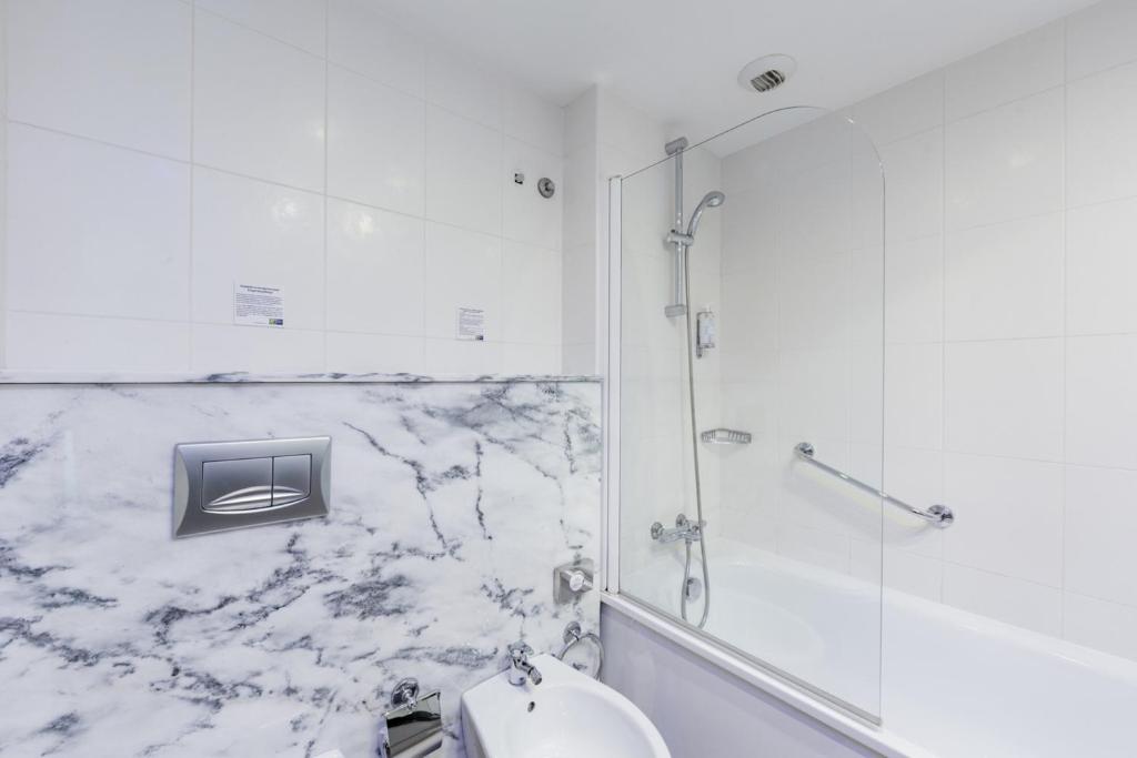 Двухместный (Двухместный номер с 1 кроватью и диваном-кроватью), Holiday Inn Express Lisbon Airport