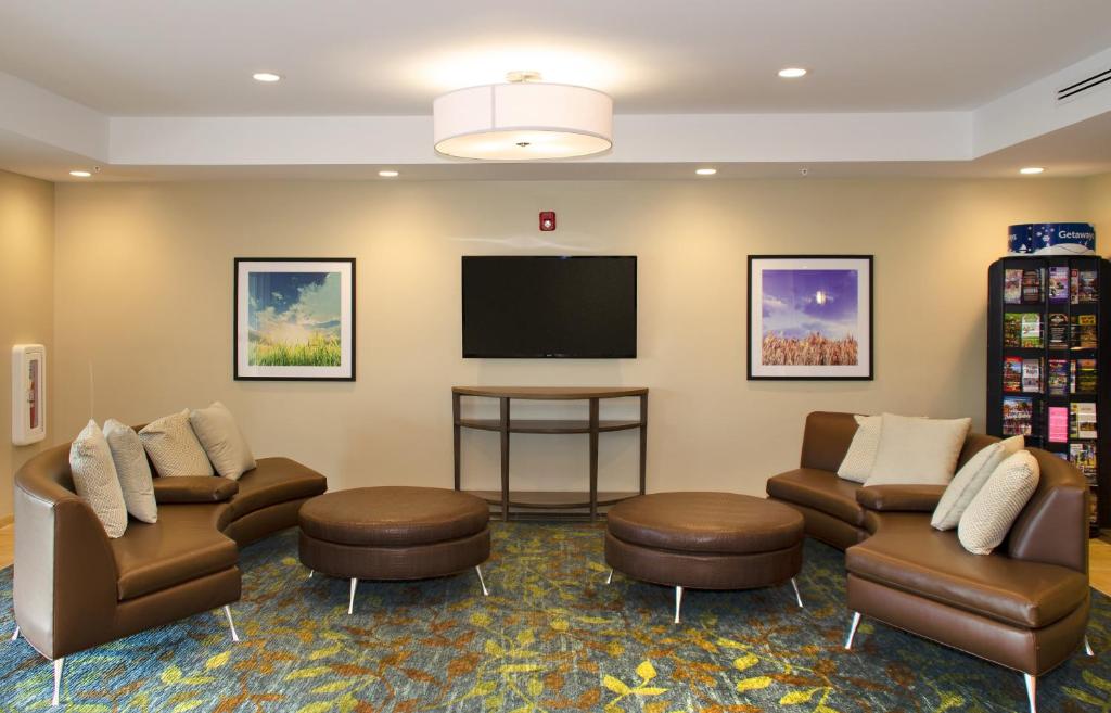 Candlewood Suites - Lancaster West, an IHG Hotel photo 2
