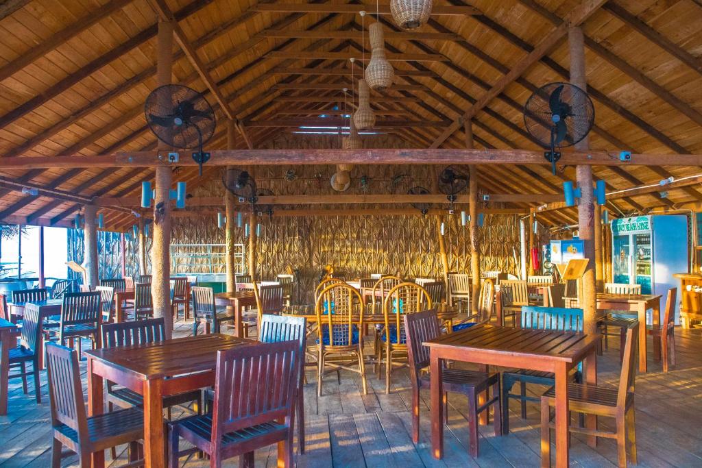 COCONUT BEACH LODGE photo 4